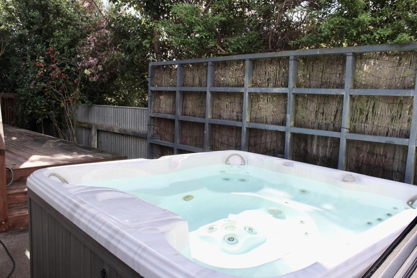 5-Min Walk To Village - Havelock North Holiday Home With Spa Pool Exteriér fotografie